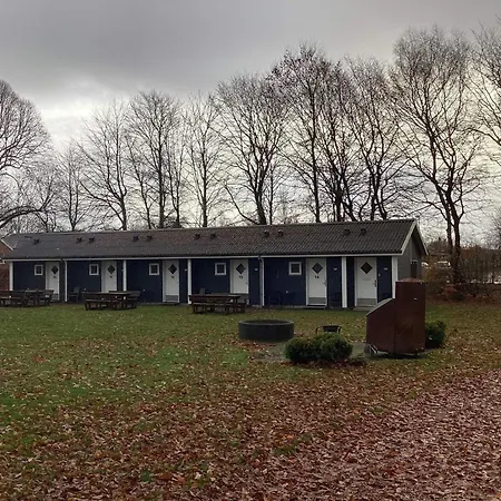 度假居 2 Person In *